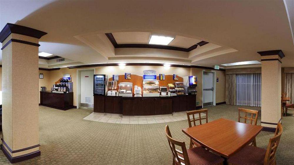 Holiday Inn Express Fresno River Park Highway 41 By Ihg Exterior photo