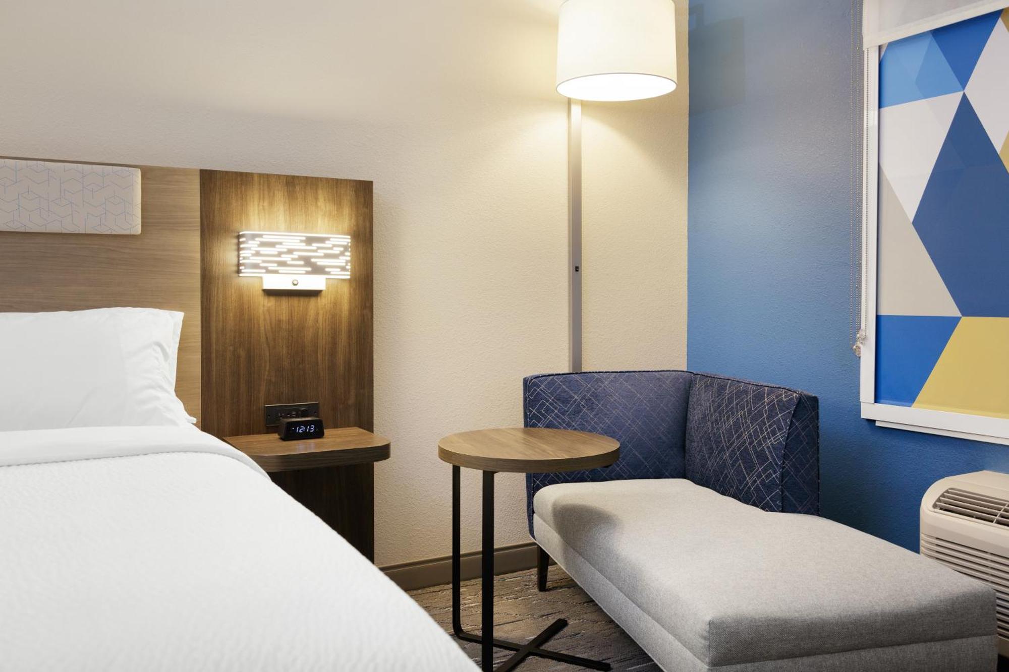 Holiday Inn Express Fresno River Park Highway 41 By Ihg Exterior photo