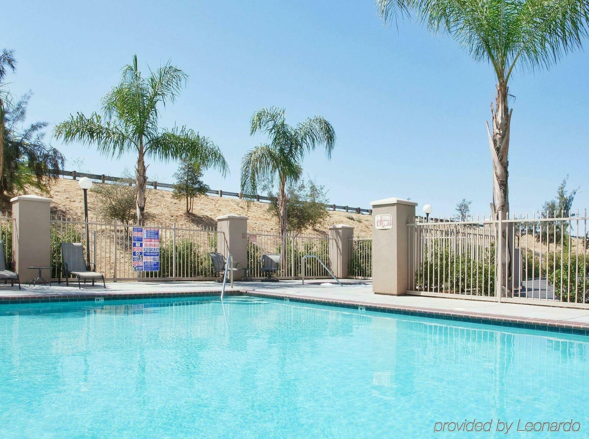 Holiday Inn Express Fresno River Park Highway 41 By Ihg Exterior photo